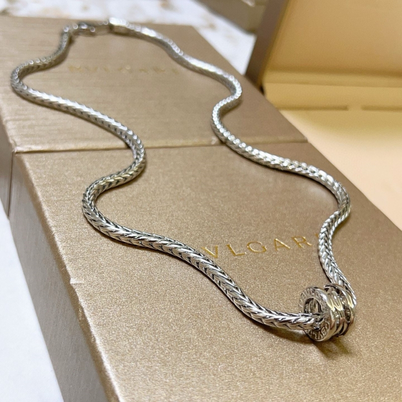 Bv1g*ai necklaces